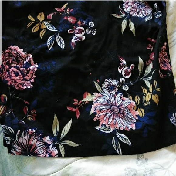 Size 34 Floral Print Wide Leg Pants - NWT - Picture 2 of 2